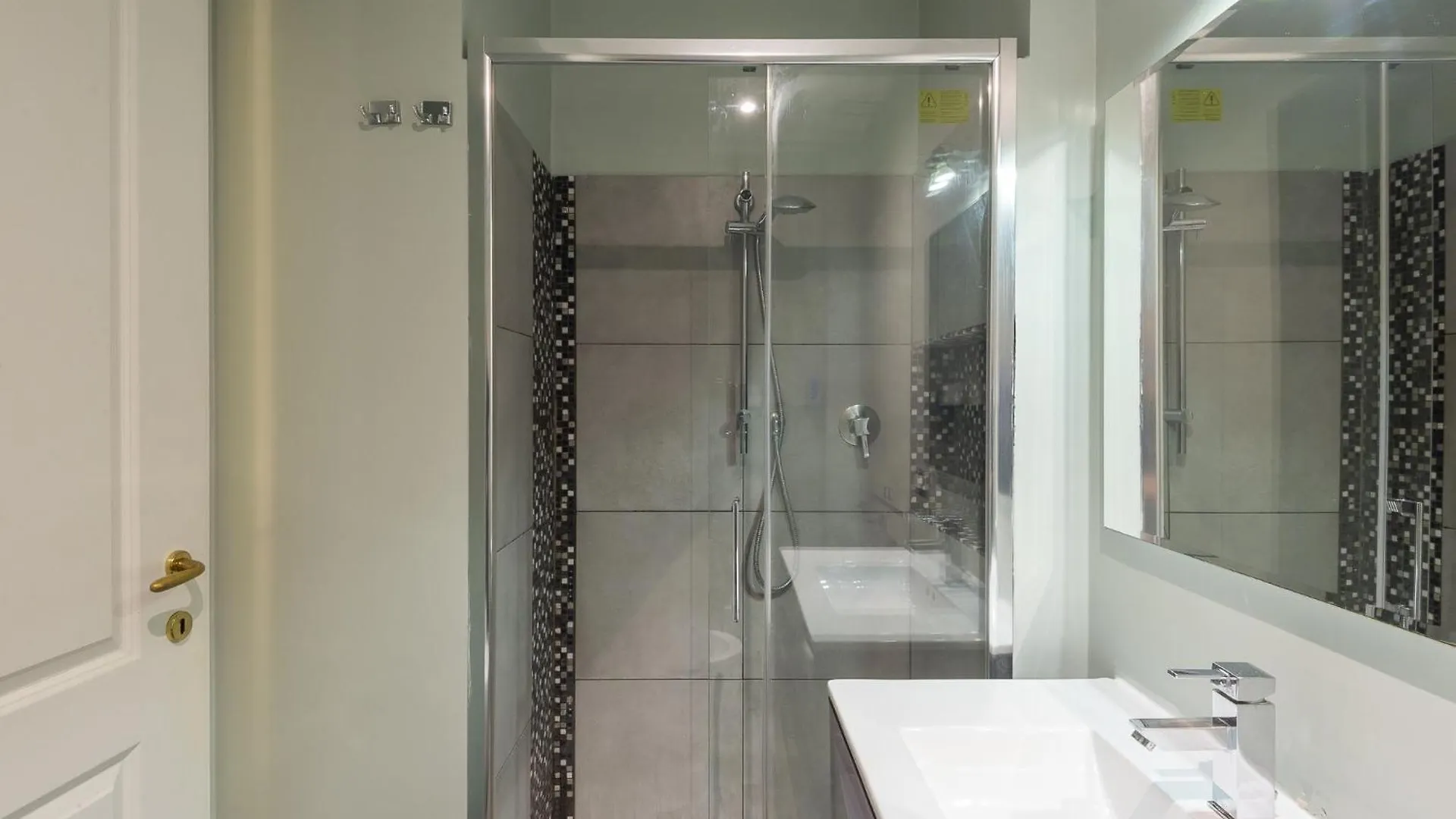 Apartment Luxury 3 Bedroom Flat By Interhome Rome