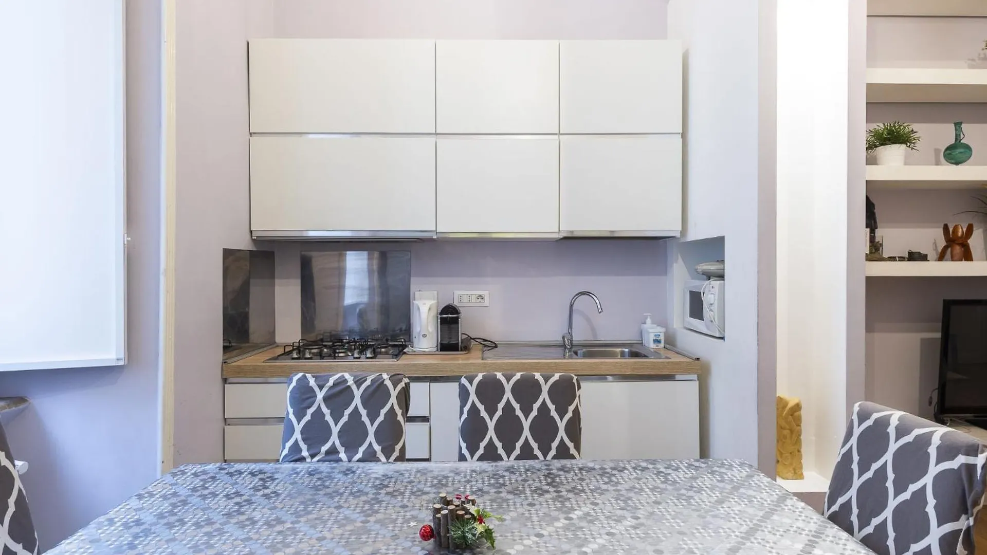 Apartment Luxury 3 Bedroom Flat By Interhome Rome
