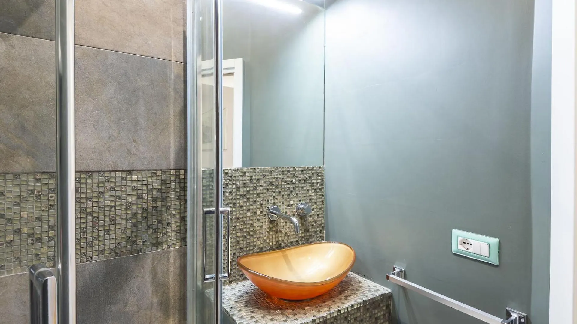 Apartment Luxury 3 Bedroom Flat By Interhome Rome